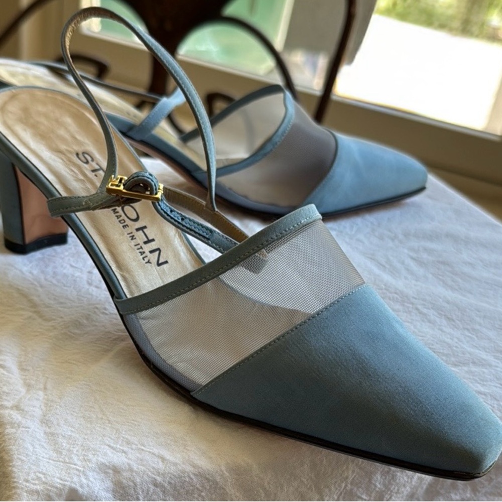 St. John Blue Heels Elegant Design
